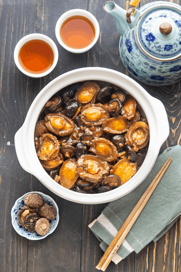 Braised Abalone with Mushrooms (紅燒鮑菇)