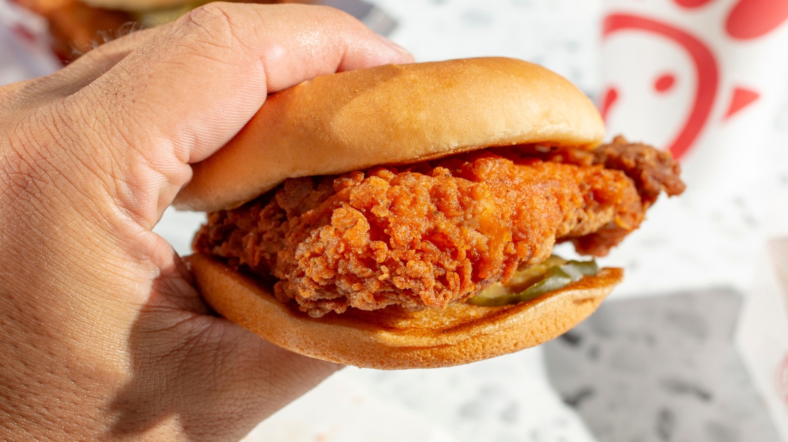 為什麼患有花生過敏的人可能仍然能夠在Chick-fil-a吃飯