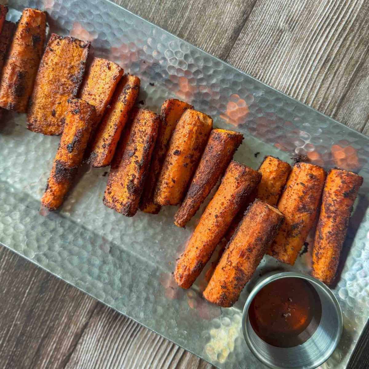 Traeger &amp; Pellet Grill 煙燻胡蘿蔔佐熱蜂蜜
